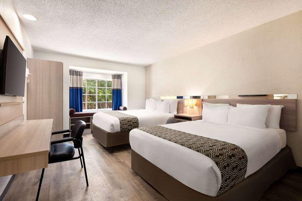 Microtel Inn & Suites By Wyndham Florence/Cincinnati Airpo Room photo